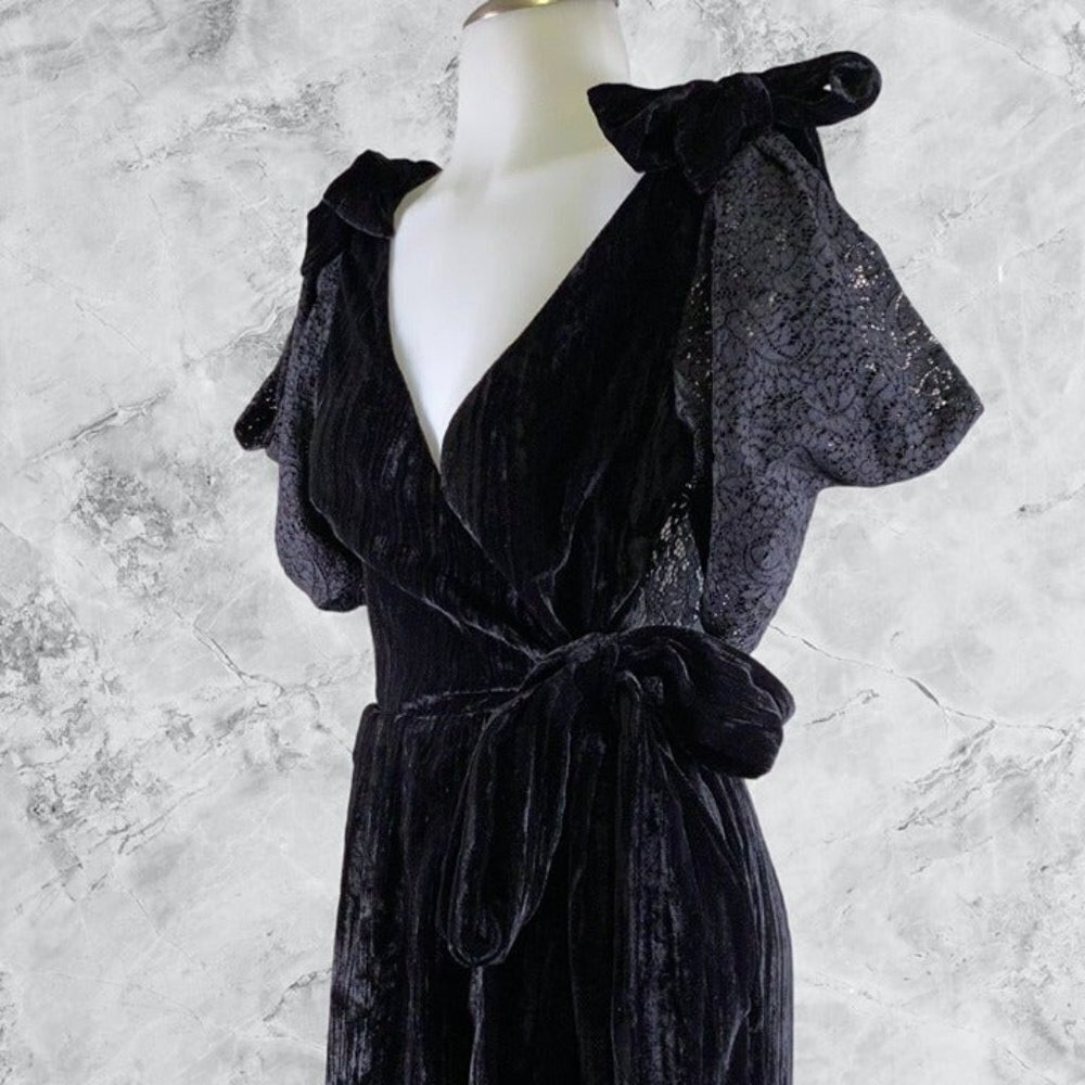 TULAROSA Cher V-neck Velvet Jumpsuit - Black - Picture 7 of 10
